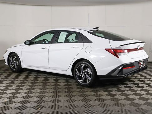 Used 2025 Hyundai Elantra Sport w/ Cargo Package FWD image 8