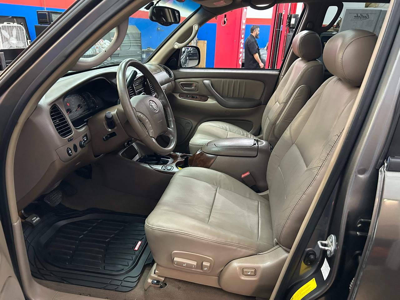 Used 2004 Toyota Sequoia Limited AWD/4WD image 16