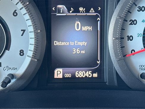 Used 2018 Toyota Sienna SE image 23