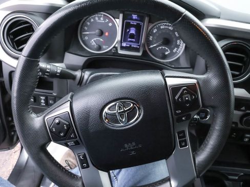 Used 2019 Toyota Tacoma Limited image 16