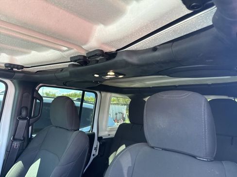 Used 2022 Jeep Wrangler Unlimited Sport image 8