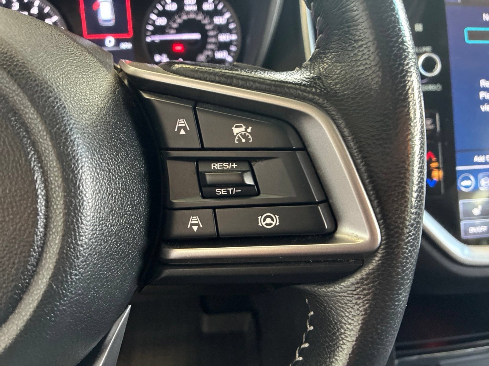 Used 2023 Subaru Ascent Premium w/ Convenience Package AWD/4WD image 23