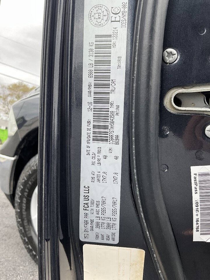 Used 2017 RAM 1500 ST w/ SXT Appearance Group AWD/4WD image 19