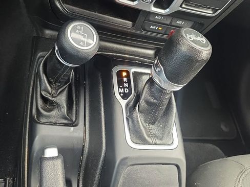 Used 2018 Jeep Wrangler Unlimited Sport S image 27