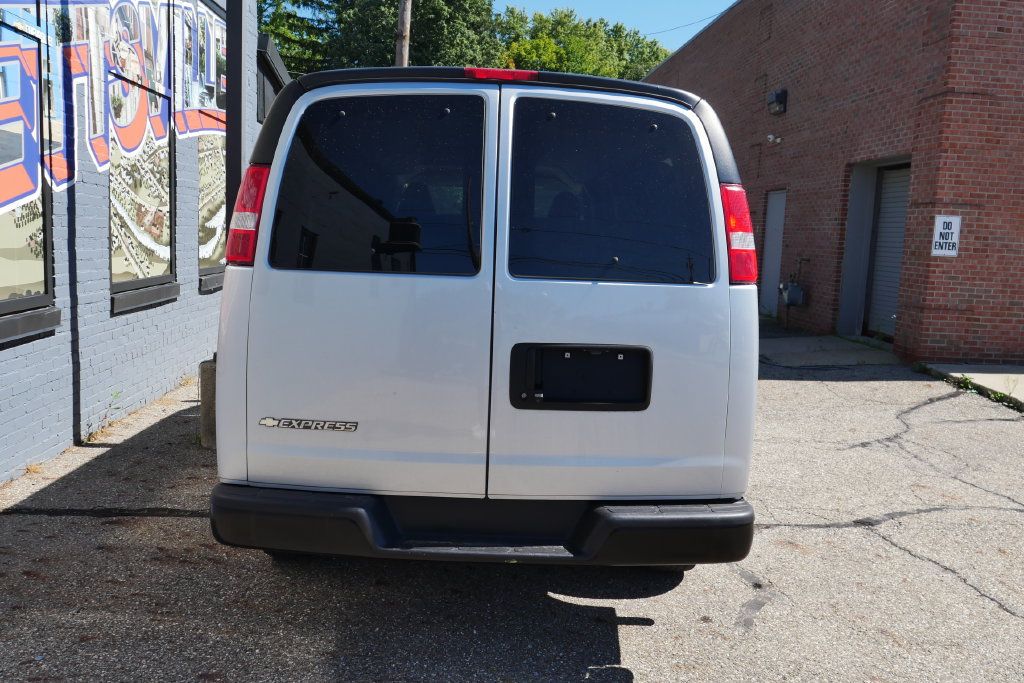 Used 2023 Chevrolet Express 3500 LS RWD image 17