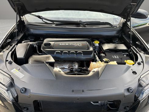 Used 2019 Jeep Cherokee Latitude Plus w/ Cold Weather Group image 42