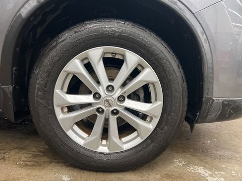 Used 2016 Nissan Rogue SV AWD/4WD image 18
