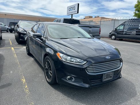 Used 2013 Ford Fusion SE FWD image 1