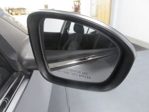 Used 2024 Nissan Sentra SV FWD image 17