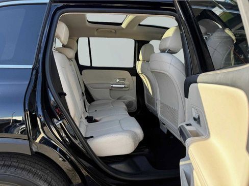 Used 2021 Mercedes-Benz GLB 250 image 41