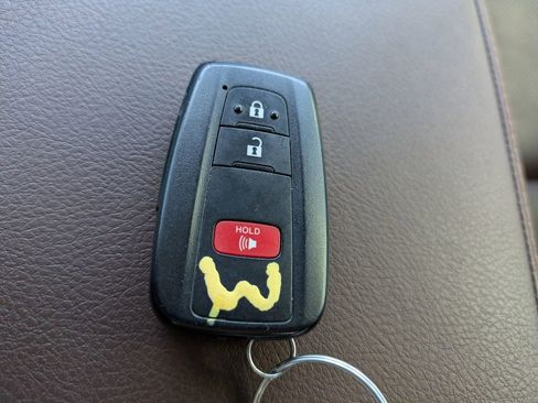 Used 2023 Toyota 4Runner Limited image 33