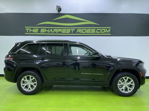 Used 2022 Jeep Grand Cherokee Limited image 11