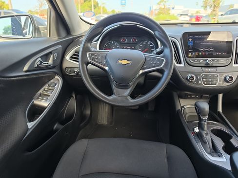 Used 2024 Chevrolet Malibu LT FWD image 9