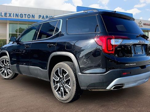 Used 2022 GMC Acadia SLE w/ Driver Convenience Package image 3