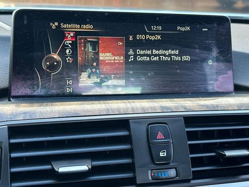 Used 2016 BMW 328i Sedan w/ Technology Package image 19