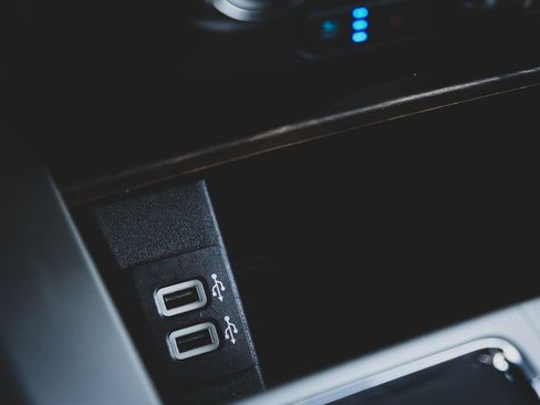 Used 2019 Ford F150 Lariat image 17