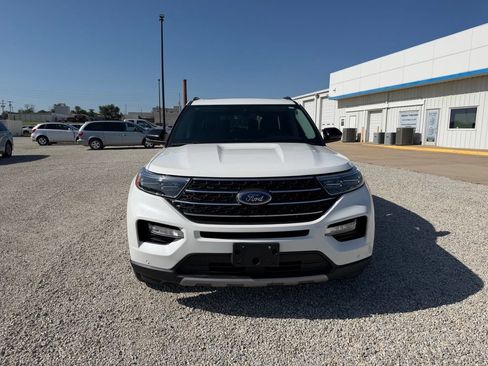 Used 2023 Ford Explorer XLT w/ Equipment Group 202A AWD/4WD image 8