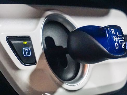 Certified 2019 Toyota Prius Prime Advanced w/ Carpet Mat Package image 19