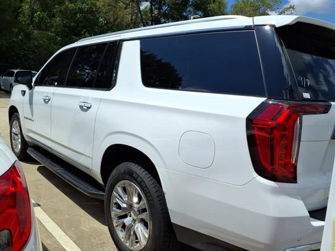 Used 2022 GMC Yukon XL Denali RWD image 2
