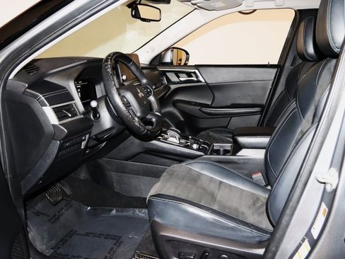 Used 2022 Mitsubishi Outlander SE image 33