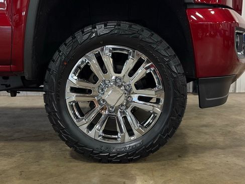 Used 2018 GMC Sierra 2500 Denali w/ Duramax Plus Package AWD/4WD image 8
