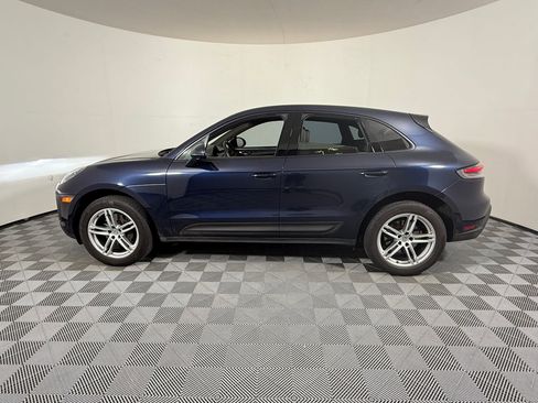 Used 2022 Porsche Macan AWD/4WD image 2