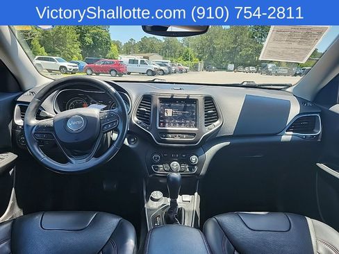Used 2019 Jeep Cherokee Trailhawk AWD/4WD image 4