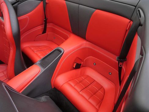 Certified 2019 Ferrari Portofino RWD image 23