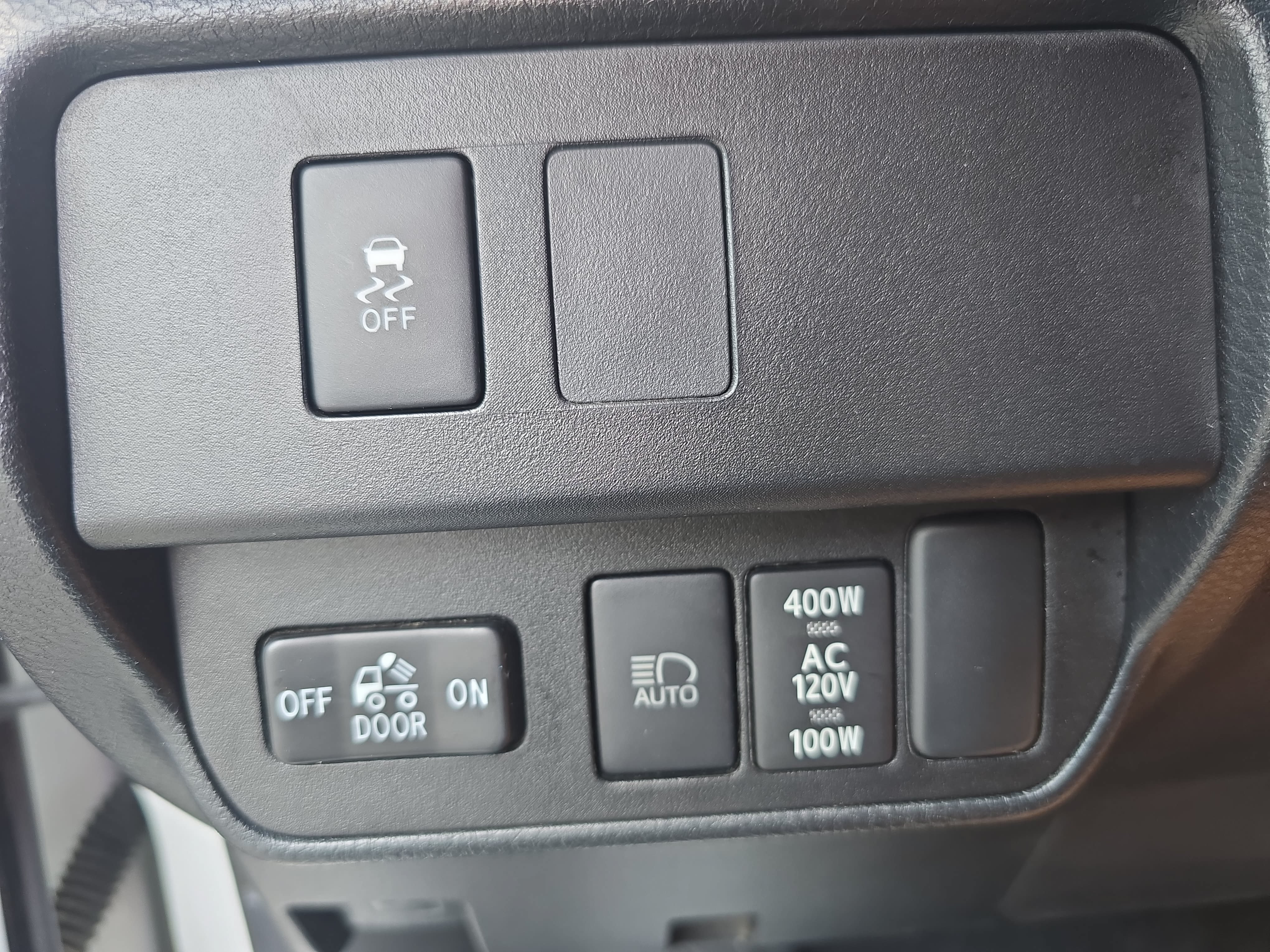 Used 2020 Toyota Tacoma TRD Off-Road AWD/4WD image 23