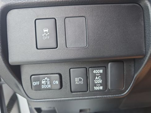 Used 2020 Toyota Tacoma TRD Off-Road AWD/4WD image 23