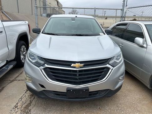 Used 2018 Chevrolet Equinox LS image 4