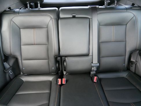 Used 2023 Chevrolet Equinox Premier AWD/4WD image 13