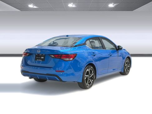 Used 2025 Nissan Sentra SV w/ All-Weather Package image 9