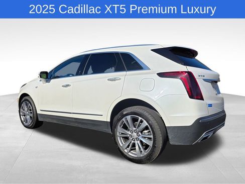 Used 2025 Cadillac XT5 Premium Luxury image 5