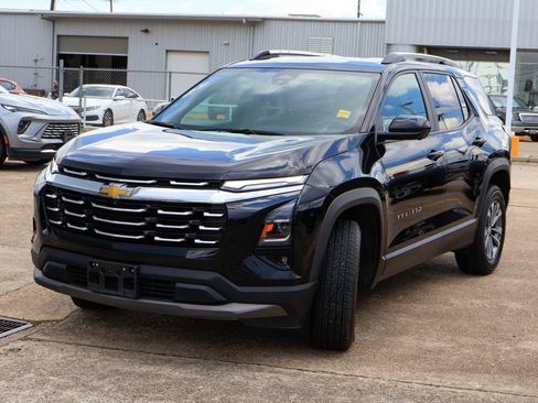 Used 2025 Chevrolet Equinox LT FWD image 22