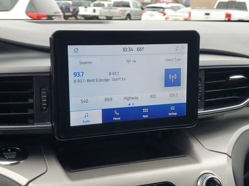 Used 2021 Ford Explorer XLT w/ Equipment Group 202A AWD/4WD image 23