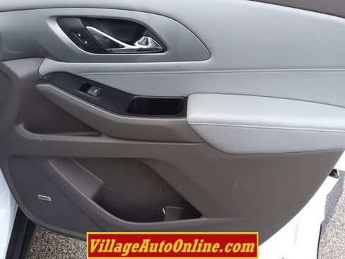 Used 2019 Chevrolet Traverse LT w/ LT Premium Package image 35
