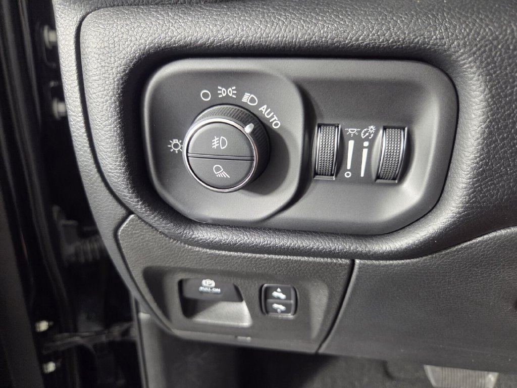 Used 2022 RAM 1500 Laramie RWD image 19