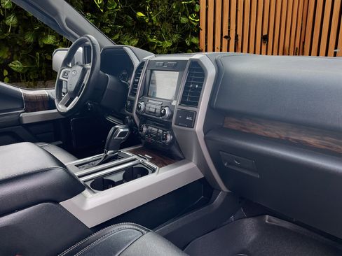 Used 2018 Ford F150 Lariat w/ Equipment Group 502A Luxury image 7