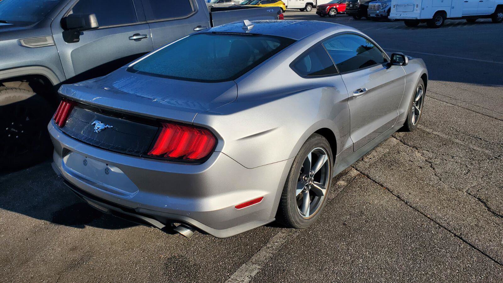 Used 2022 Ford Mustang Coupe w/ Equipment Group 101A RWD image 9