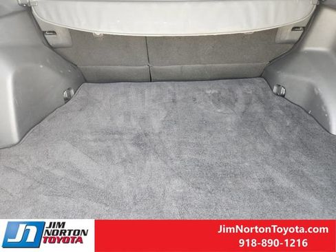 Used 2024 Toyota RAV4 XLE FWD image 31