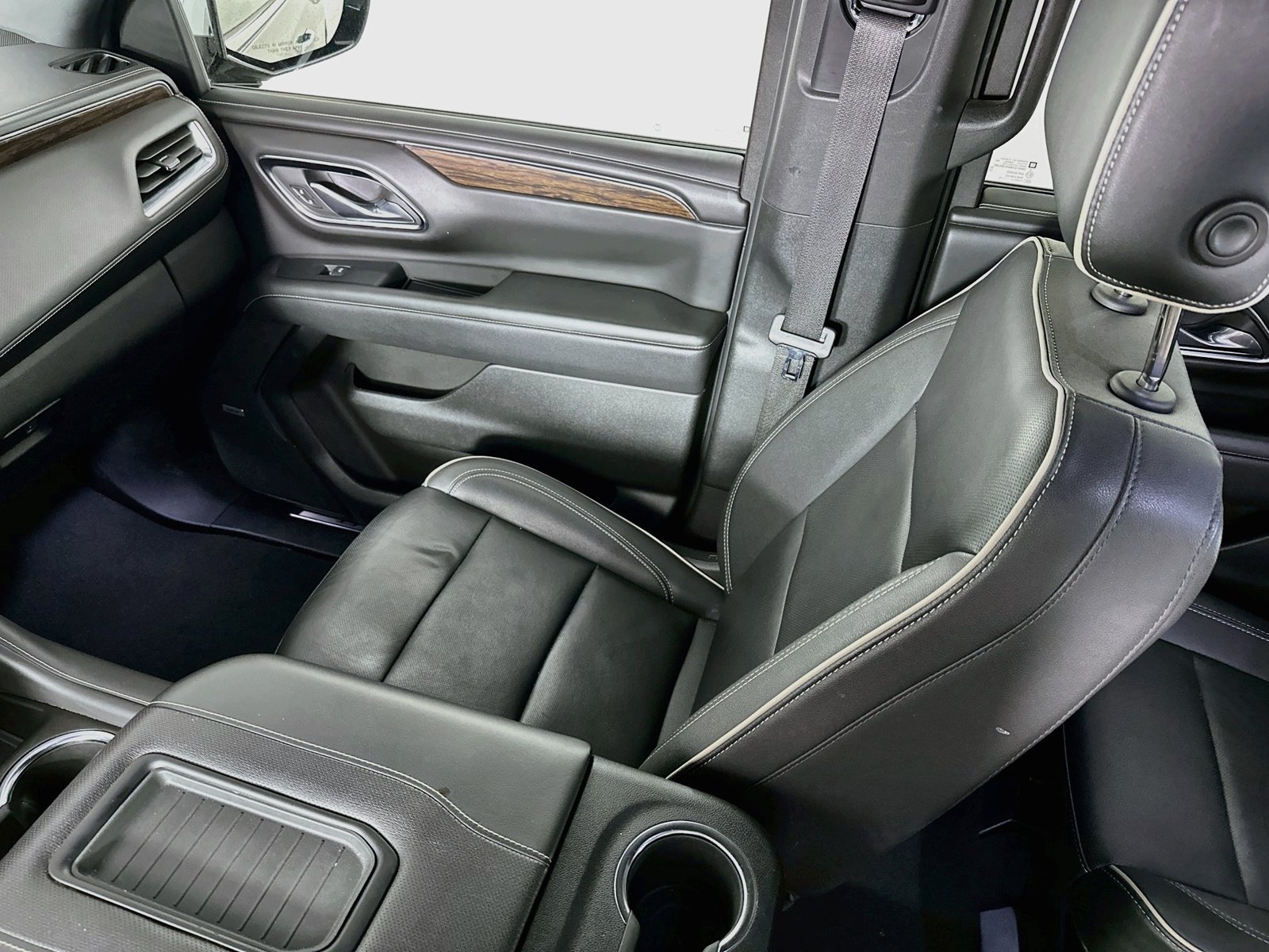 Used 2024 Chevrolet Tahoe Premier AWD/4WD image 25