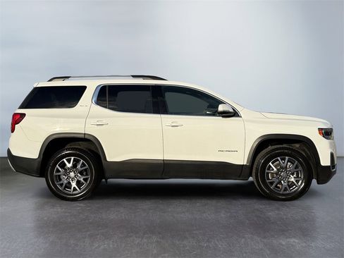 Used 2022 GMC Acadia SLT w/ Technology Package image 2