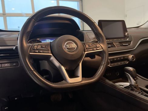 Used 2022 Nissan Altima 2.5 SR w/ Midnight Edition Package image 14