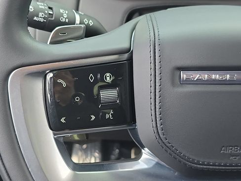 Certified 2025 Land Rover Range Rover SE AWD/4WD image 18