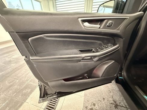 Used 2015 Ford Edge Titanium image 37