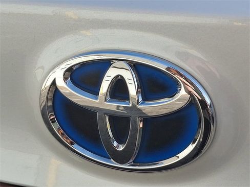 Used 2019 Toyota Avalon XLE image 29