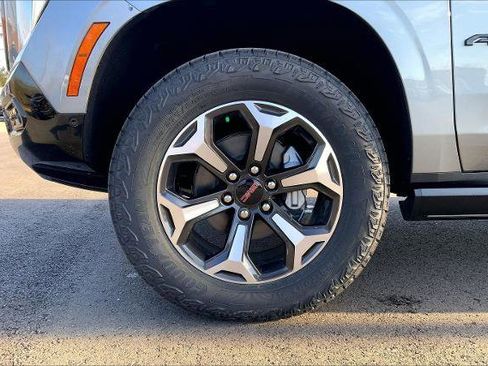 New 2026 GMC Yukon AT4 Ultimate AWD/4WD image 6