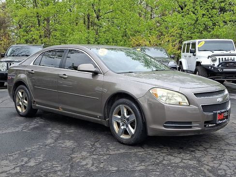 Used 2010 Chevrolet Malibu LT w/ Power Convenience Package FWD image 2