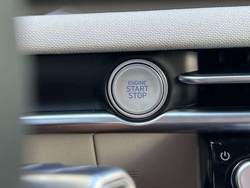 New 2025 Hyundai Tucson Limited image 23